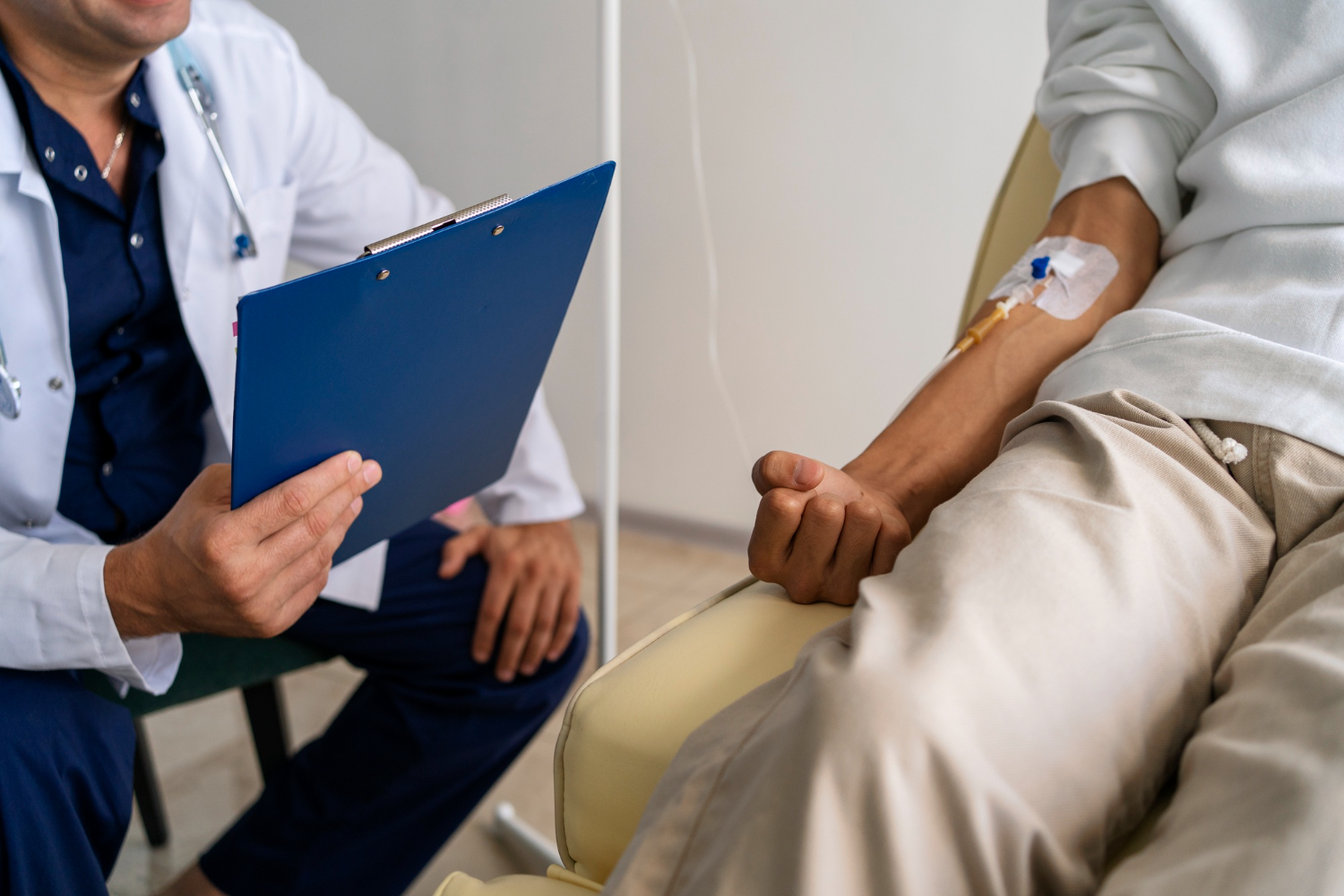 Clínica de hemodiálise em Nilópolis está há dois meses sem receber repasses e enfrenta dificuldades para manter atendimento a pacientes