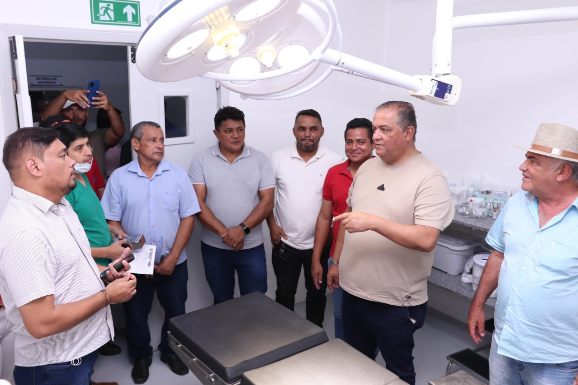 No Bico Eduardo Gomes visita Hospital Municipal de Araguatins, libera mais recursos e articula van da hemodiálise