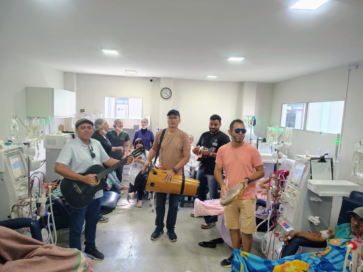 Prefeitura de Monteiro marca presença nas comemorações de dois anos do Centro de Hemodiálise Nephron