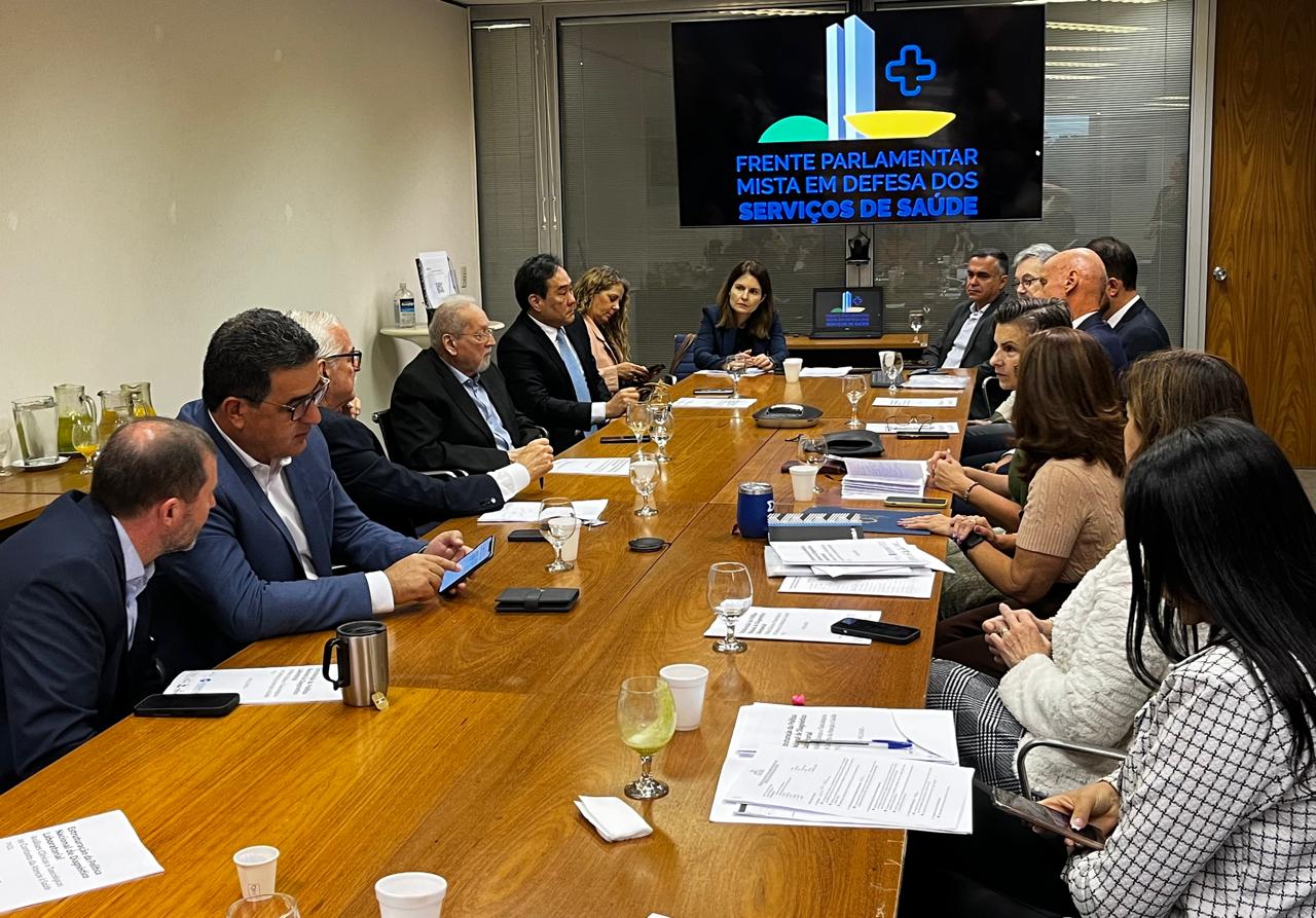 A ABCDT participou de uma reunião estratégia da Frente Parlamentar Mista em Defesa dos Serviços de Saúde