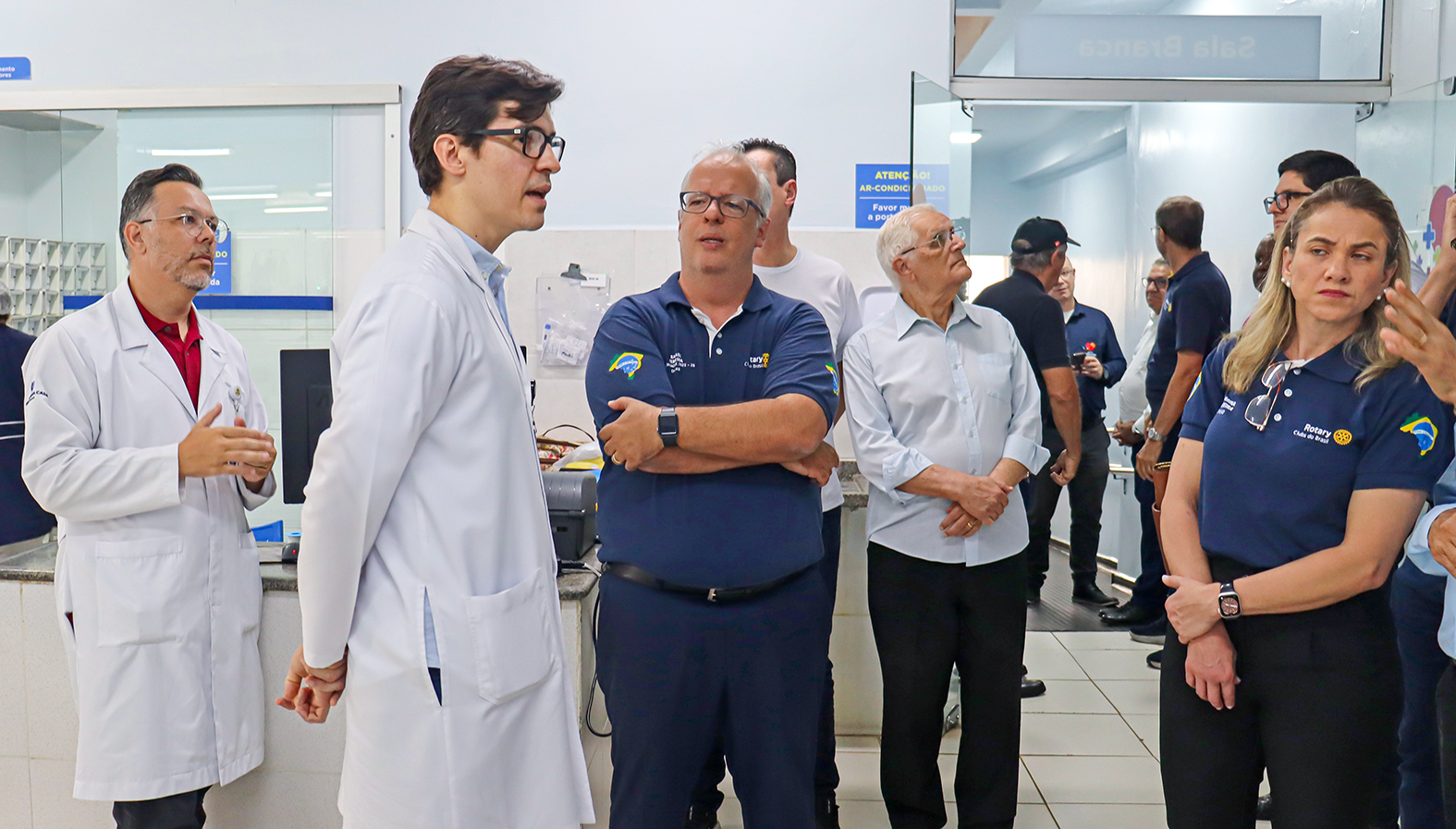 Veja a doação que o Rotary Imperador fez para a Hemodiálise da Santa Casa de Franca