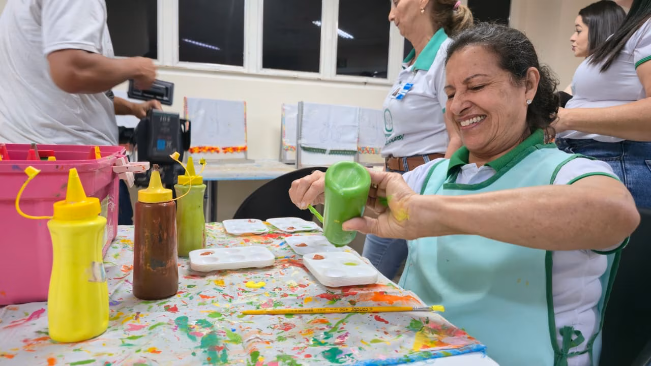 Voluntariado da Apirva transforma rotina de pacientes em hemodiálise no Hospital Márcio Cunha
