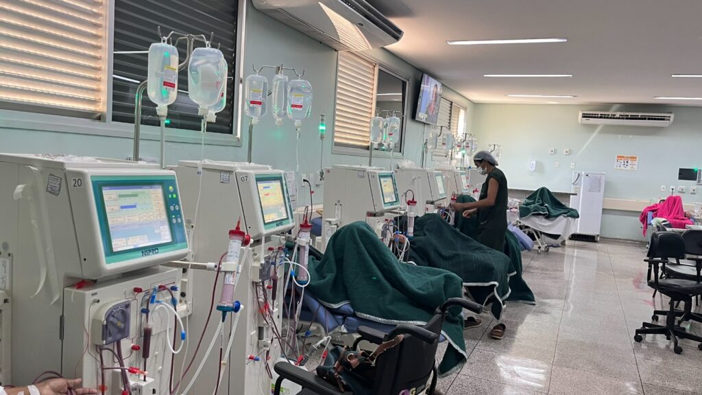 Santa Casa de Goiânia abre terceiro turno de hemodiálise