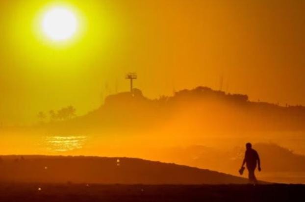 Quando ir à praia vira um risco no calor extremo?